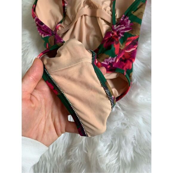 J Crew Emerald Green Bold Floral Ruffled Shoulder Swimsuit Size S - Picture 8 of 8